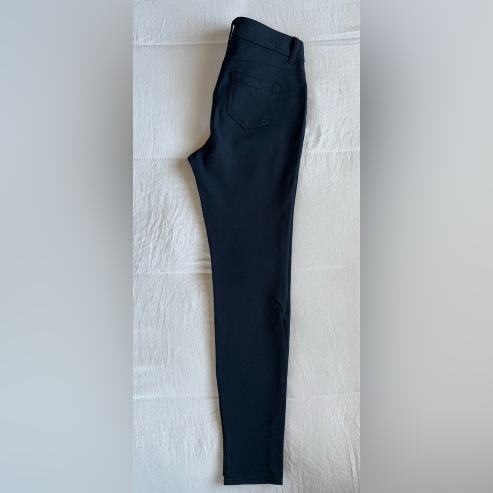 FADED GLORY |  WONENS | Black | Jeggings | back Pockets in back - Picture 11 of 12